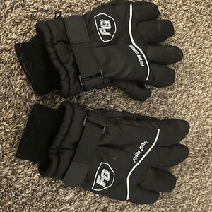 Firm Grip Black Snow Gloves